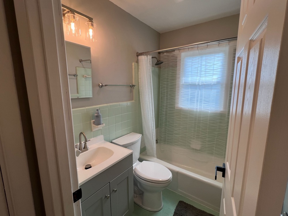 Clean, updated bathroom